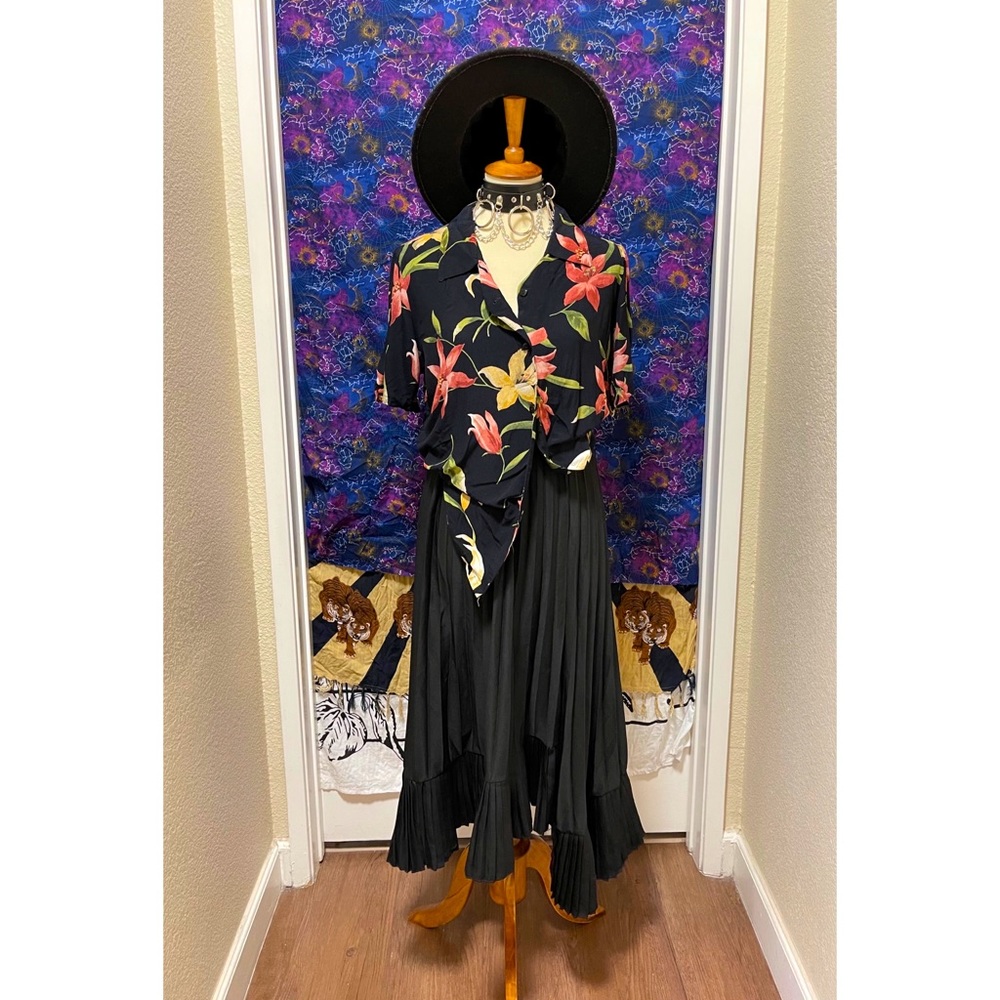 🌈 Amazing Vintage dark floral top - Picture 9 of 11